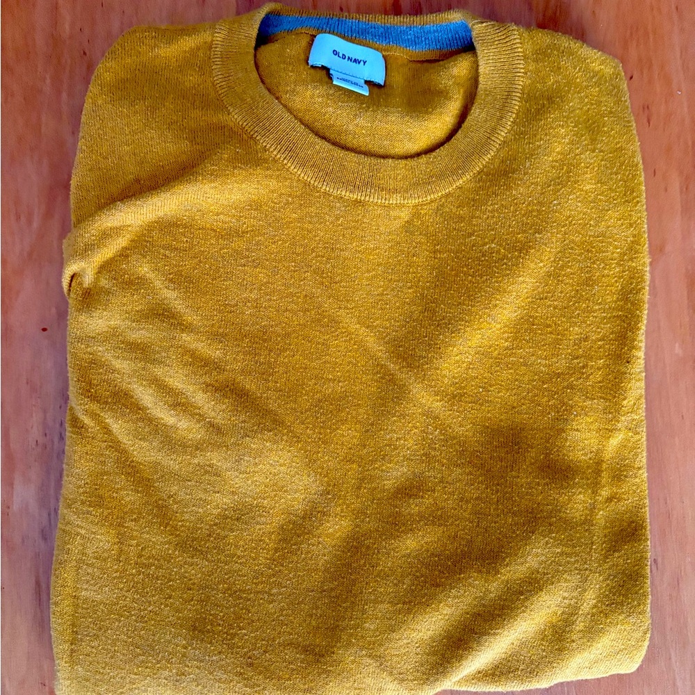 Old Navy Men's Golden Crewneck Sweater